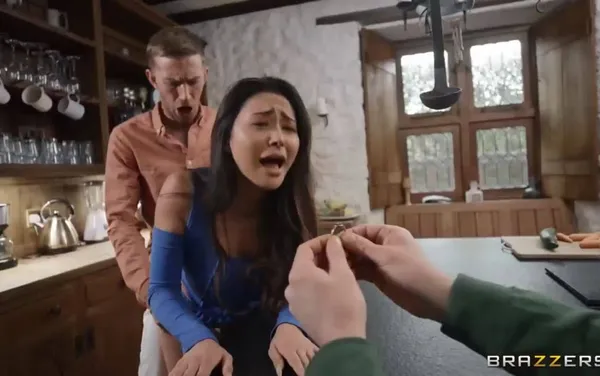 toga himiko sex Lên đỉnh khi được bạn trai cầu hôn, nhưng có gì đó sai sai